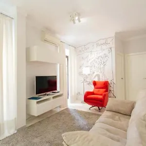 Minimalism And Modern- 2bd 1bth- Setas Seville
